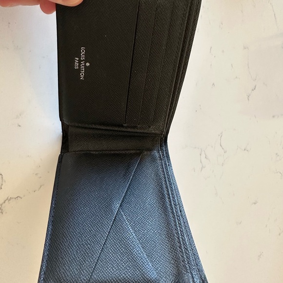Louis Vuitton leather wallet - Picture 5 of 11